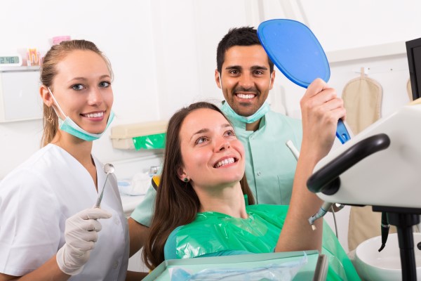 How Does In Office Teeth Bleaching Work?